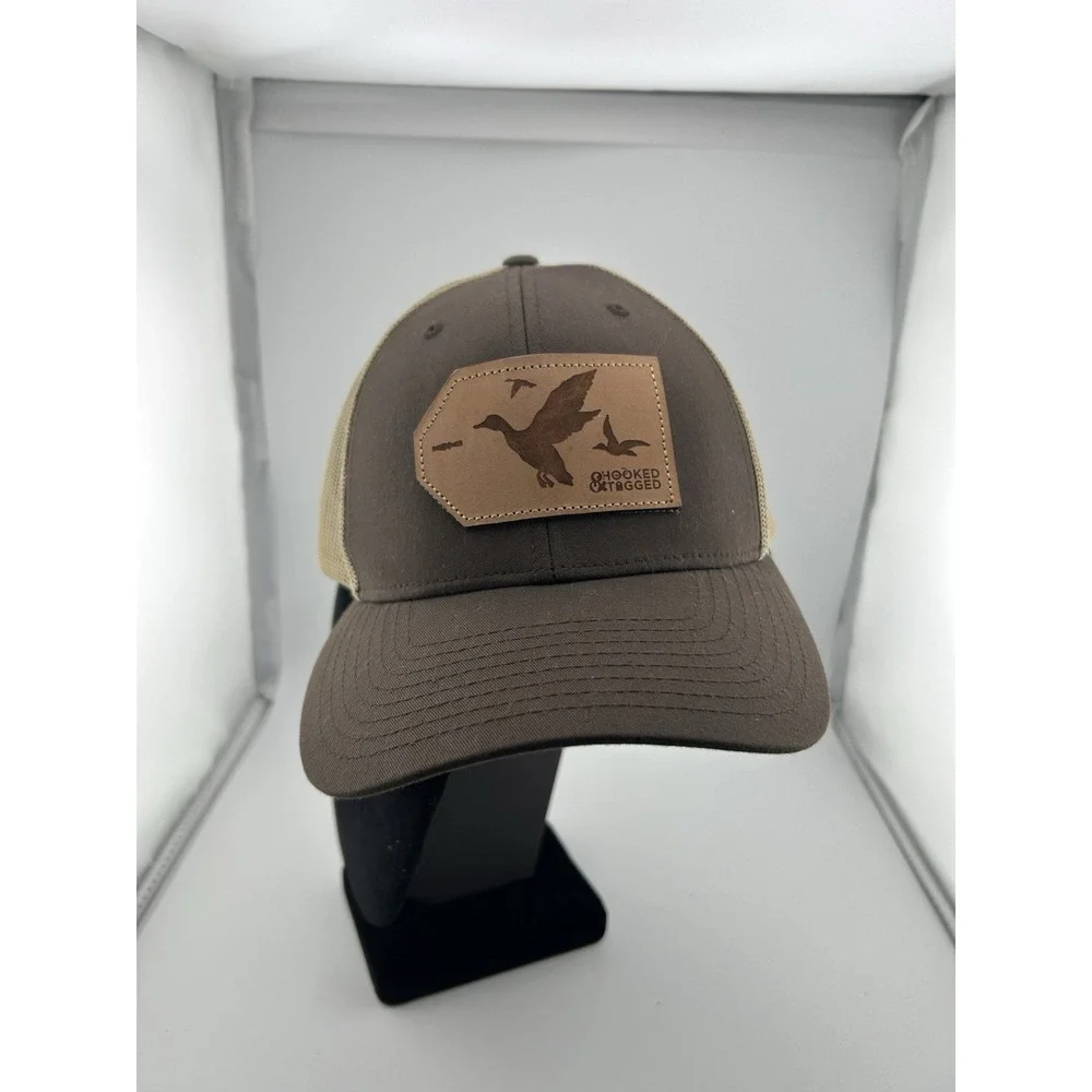 Hooked & Tagged Duck Hunting Brown Adjustable Mesh Back Trucker Hat Men's‎ OSFM